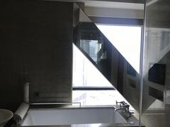 マックス バイ シュタイゲンベルガー 上海 オン ザ バンド 写真