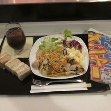 羽田空港国際線 ANAラウンジ (110番ゲート付近)