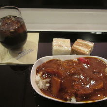 羽田空港国際線 ANAラウンジ (110番ゲート付近)