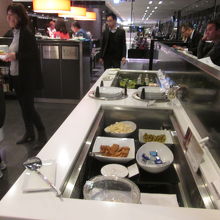 羽田空港国際線 ANAラウンジ (110番ゲート付近)