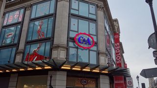 C&A  (リヴォリ店)