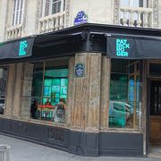 パトリック・ロジェのお店がマレ地区・フランブルジョワ通りにもできました。すてきなお店です。
