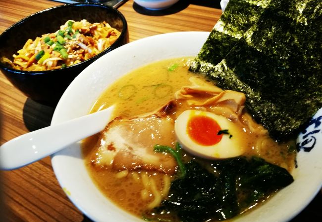 家系ラーメンのねぎチャーシュー丼はお勧めです