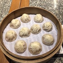 安定の小籠包、半分のサイズもあるので一人でも安心