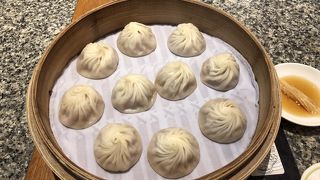 18：00過ぎでも行列なしの鼎泰豊ははじめて、安定の小籠包ははずせない
