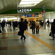 ラゾーナエントランス