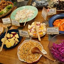 大豆や野菜の味付けが凝っているヘルシーなメニューが豊富。