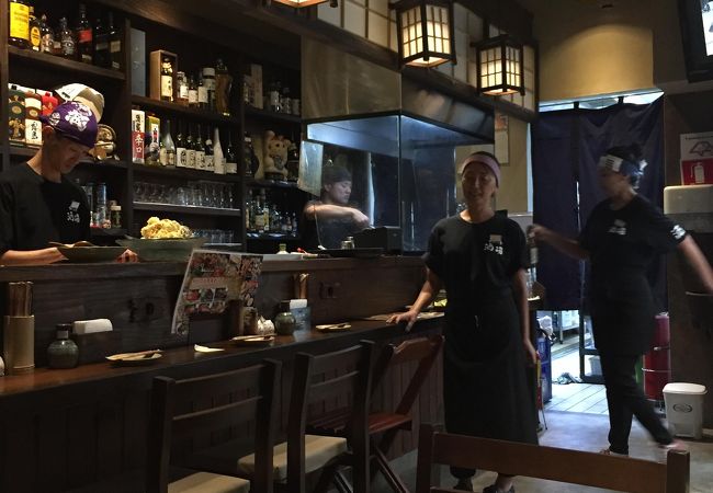 ブラジル：サンパウロで今一番、話題の日本式居酒屋：「おもいで酒場」（焼き鳥屋より少し先／サンパウロ）