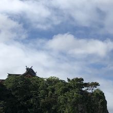 断崖絶壁の波上宮