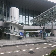 金沢駅の真横という好立地