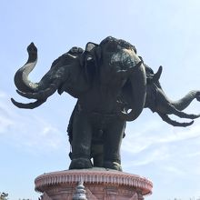 巨大な象