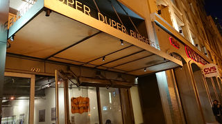 スーパーデューパーバーガーズ