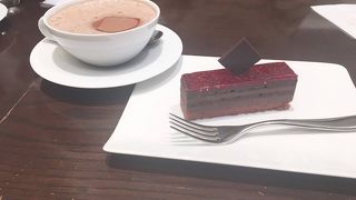チョコレートコーヒーとケーキはとにかく美味しいです 