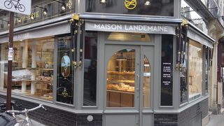 メゾン・ランドゥメンヌ(マーティ店)。マルティール通りにあります。