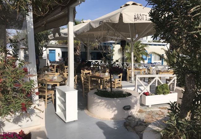 人気ギリシャ料理店