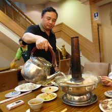 スープが無くなればスープを足します