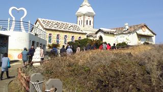 近くで見ると古さが気になる