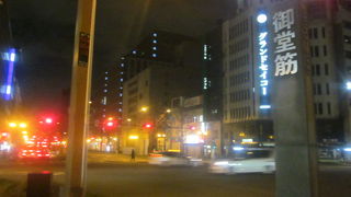 かなり計算されて整備されている銀杏並木