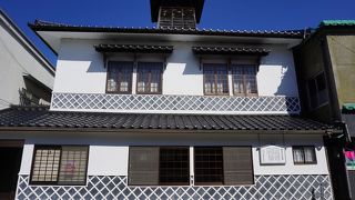 屋根の上には火の見やぐらも