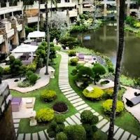 客室に囲まれた空間