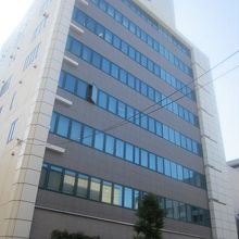 こちらの丸の内会館内６Fにあります