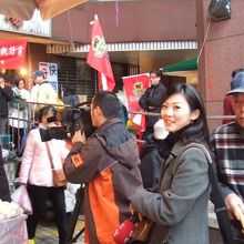 可愛いいレポーター