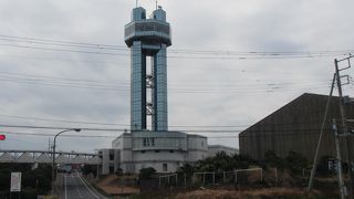 銚子港にあるガラス貼りのかっこいい展望台です。