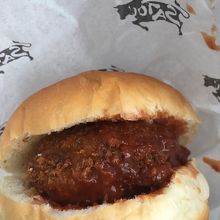 丸メンチカツバーガー