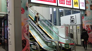 （再訪）２階から３階へのエスカレーターが恐ろしく遅い