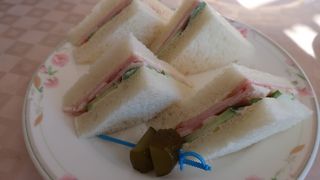 ホテルの喫茶室