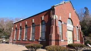 機関車の機関庫のよう