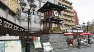 小説「坊ちゃん」のキャラクターが出て来ます。