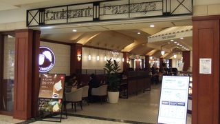 地下街のカフェ