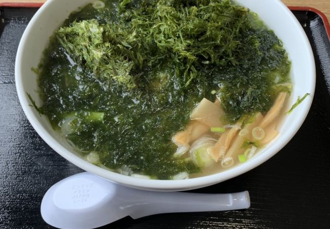 元町港の待合所レストラン