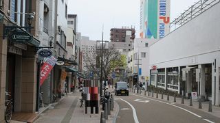 観光客向けのお店も多いです。