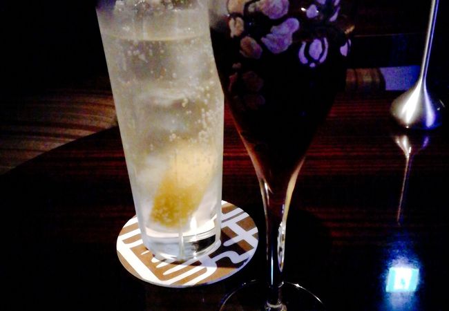 隠れ家的なバー！！