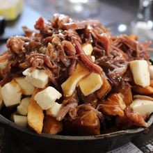 LA POUTINE /SMOKED MEAT 