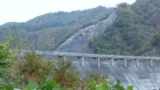 東山温泉街の上流にあるダム