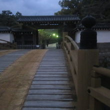 一の橋と大手門の様子