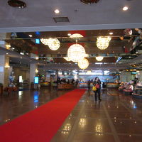 ロビーは広くが趣味が悪い！？…