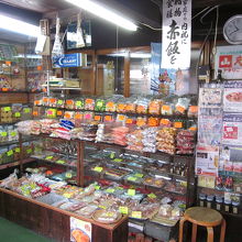 まさに昭和の駄菓子屋！