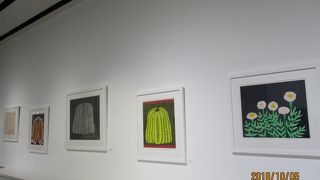 草間彌生の作品を展示する美術館