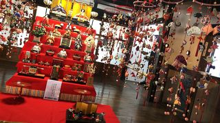 2月末から3月始めまで雛飾りもされています。