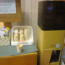 入口で喉を潤すことも可能です( ´∀｀ )。