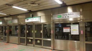 住宅街にあるチョンバル駅