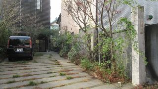 先の大戦の後で創建された新しいお寺