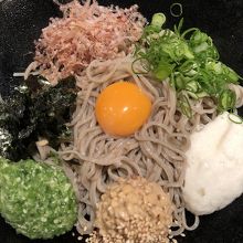 ねばねば蕎麦おいしい。