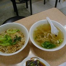 永和佳佳香鍋貼 ザー菜肉絲麺と炸醤麺