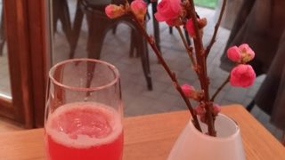 庭を望めるレストラン