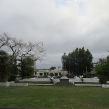 大酋長キプハ像